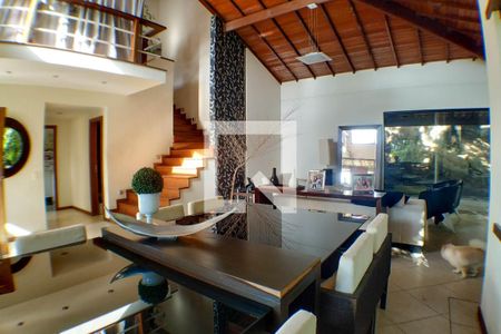 Sala de casa de condomínio à venda com 3 quartos, 513m² em Vila Progresso, Niterói