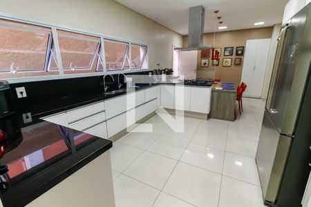 Casa à venda com 550m², 4 quartos e 4 vagasCozinha - Armários