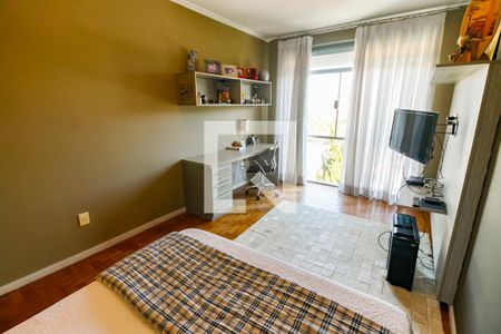 Casa à venda com 550m², 4 quartos e 4 vagasSuíte 2