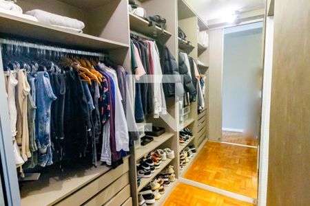 Casa à venda com 550m², 4 quartos e 4 vagasCloset da suíte 2