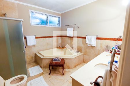 Casa à venda com 550m², 4 quartos e 4 vagasBanheiro da Suíte 1