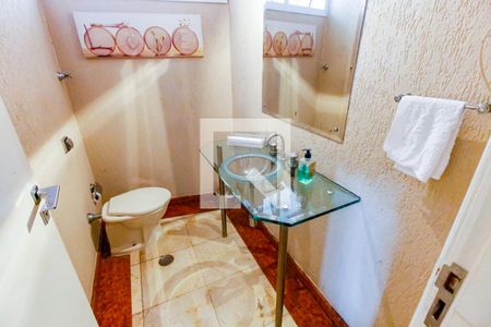 Casa à venda com 550m², 4 quartos e 4 vagasLavabo