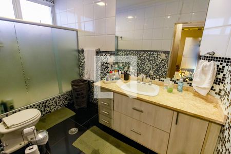 Casa à venda com 550m², 4 quartos e 4 vagasBanheiro da Suíte 3