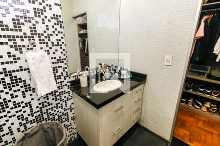 Casa à venda com 550m², 4 quartos e 4 vagasBanheiro da Suíte 2