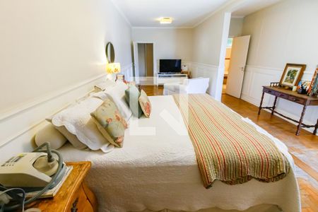 Casa à venda com 550m², 4 quartos e 4 vagasSuíte 1