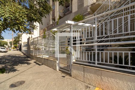 Apartamento à venda com 60m², 2 quartos e 2 vagas Apartamento à venda com 60m², 2 quartos e 2 vagasFachada