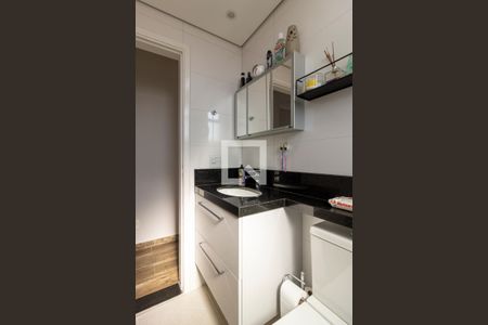 Apartamento à venda com 60m², 2 quartos e 2 vagas Apartamento à venda com 60m², 2 quartos e 2 vagasBanheiro da Suíte