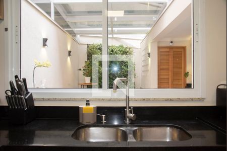 Casa à venda com 126m², 3 quartos e 2 vagas Casa à venda com 126m², 3 quartos e 2 vagasCozinha