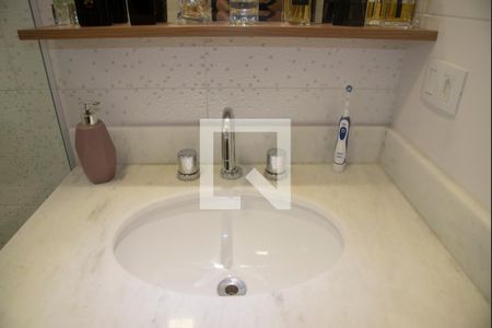 Casa à venda com 126m², 3 quartos e 2 vagas Casa à venda com 126m², 3 quartos e 2 vagasBanheiro