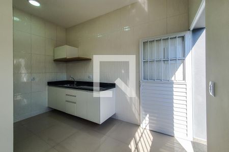 sala cozinha de casa para alugar com 1 quarto, 21m² em Vila Firmiano Pinto, São Paulo