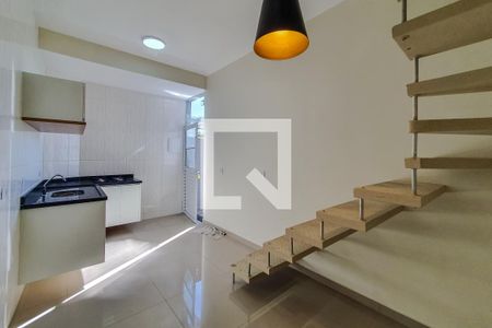 Sala de casa para alugar com 1 quarto, 37m² em Vila Firmiano Pinto, São Paulo