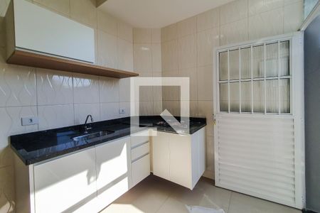 Cozinha de casa para alugar com 1 quarto, 37m² em Vila Firmiano Pinto, São Paulo