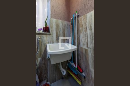 Casa à venda com 100m², 3 quartos e 2 vagas Casa à venda com 100m², 3 quartos e 2 vagasLavanderia