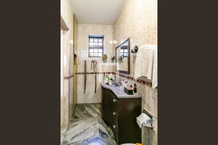 Casa à venda com 360m², 3 quartos e 4 vagas Casa à venda com 360m², 3 quartos e 4 vagasBanheiro da Suíte