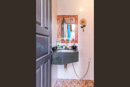 Casa à venda com 360m², 3 quartos e 4 vagas Casa à venda com 360m², 3 quartos e 4 vagasLavabo