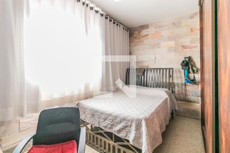 Casa à venda com 360m², 3 quartos e 4 vagas Casa à venda com 360m², 3 quartos e 4 vagasQuarto 2