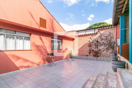 Casa à venda com 360m², 3 quartos e 4 vagas Casa à venda com 360m², 3 quartos e 4 vagasQuintal