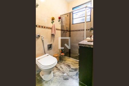 Casa à venda com 360m², 3 quartos e 4 vagas Casa à venda com 360m², 3 quartos e 4 vagasBanheiro Social