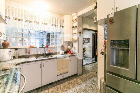 Casa à venda com 360m², 3 quartos e 4 vagas Casa à venda com 360m², 3 quartos e 4 vagasCozinha