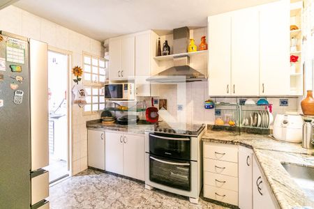 Casa à venda com 360m², 3 quartos e 4 vagas Casa à venda com 360m², 3 quartos e 4 vagasCozinha