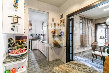 Casa à venda com 360m², 3 quartos e 4 vagas Casa à venda com 360m², 3 quartos e 4 vagasCopa