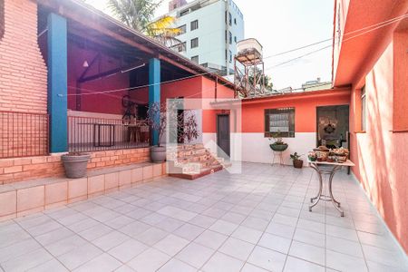 Casa à venda com 360m², 3 quartos e 4 vagas Casa à venda com 360m², 3 quartos e 4 vagasQuintal