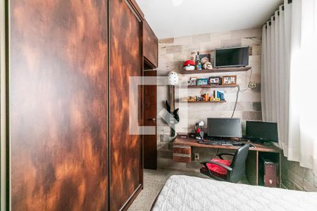 Casa à venda com 360m², 3 quartos e 4 vagas Casa à venda com 360m², 3 quartos e 4 vagasQuarto 2