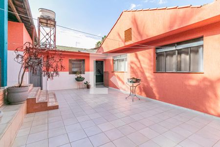 Casa à venda com 360m², 3 quartos e 4 vagas Casa à venda com 360m², 3 quartos e 4 vagasQuintal