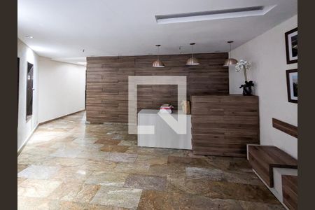 Apartamento à venda com 76m², 2 quartos e 1 vaga Apartamento à venda com 76m², 2 quartos e 1 vagaFachada e portaria