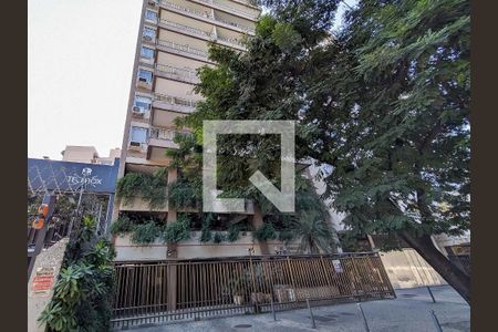 Apartamento à venda com 76m², 2 quartos e 1 vaga Apartamento à venda com 76m², 2 quartos e 1 vagaFachada e portaria