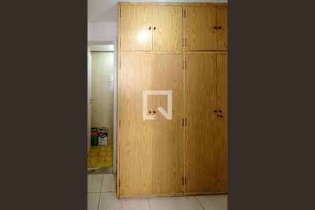 Apartamento à venda com 76m², 2 quartos e 1 vaga Apartamento à venda com 76m², 2 quartos e 1 vagaQuarto de Serviço