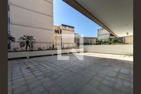 Apartamento à venda com 76m², 2 quartos e 1 vaga Apartamento à venda com 76m², 2 quartos e 1 vagaÁrea comum - Playground