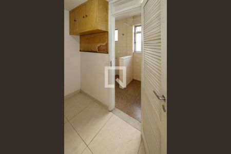 Apartamento à venda com 76m², 2 quartos e 1 vaga Apartamento à venda com 76m², 2 quartos e 1 vagaQuarto de Serviço