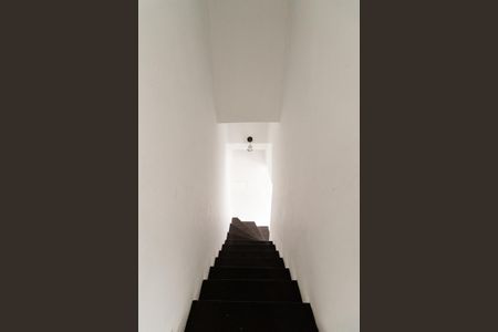 Casa à venda com 134m², 3 quartos e 1 vaga Casa à venda com 134m², 3 quartos e 1 vagaEscada