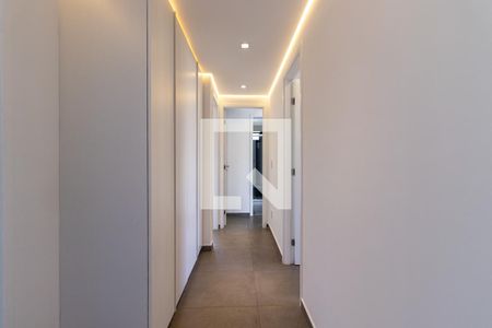 Apartamento para alugar com 95m², 3 quartos e 2 vagas Apartamento para alugar com 95m², 3 quartos e 2 vagasCorredor para os quartos