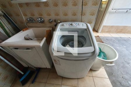 Casa à venda com 247m², 4 quartos e 2 vagas Casa à venda com 247m², 4 quartos e 2 vagasÁrea de Serviço