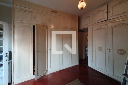 Casa à venda com 247m², 4 quartos e 2 vagas Casa à venda com 247m², 4 quartos e 2 vagasquarto 1