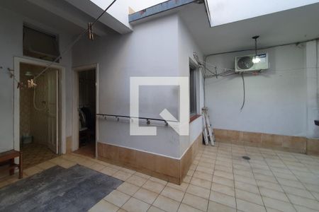 Casa à venda com 247m², 4 quartos e 2 vagas Casa à venda com 247m², 4 quartos e 2 vagasquintal