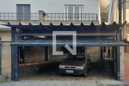 Casa à venda com 247m², 4 quartos e 2 vagas Casa à venda com 247m², 4 quartos e 2 vagasFachada do Prédio