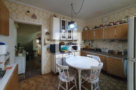 Casa à venda com 247m², 4 quartos e 2 vagas Casa à venda com 247m², 4 quartos e 2 vagascozinha