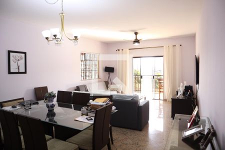 Sala de apartamento à venda com 2 quartos, 120m² em Vila Kosmos, Rio de Janeiro