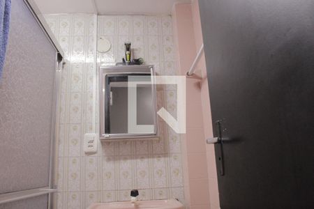 Banheiro de apartamento à venda com 1 quarto, 25m² em Farroupilha, Porto Alegre