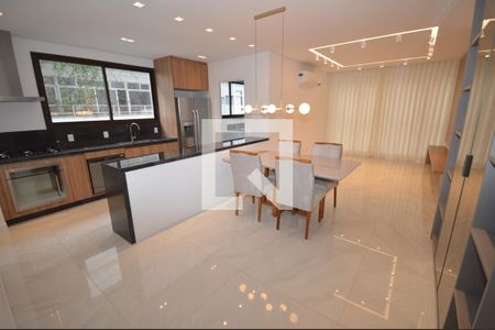 Apartamento à venda com 3 quartos, 106m² em Funcionários, Belo Horizonte