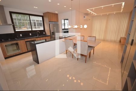 Apartamento à venda com 3 quartos, 106m² em Funcionários, Belo Horizonte