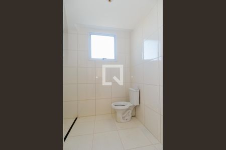Banheiro de apartamento para alugar com 2 quartos, 48m² em Jardim Dona Meri, Guarulhos