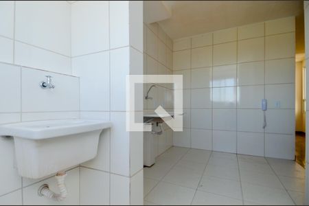 Área de Serviço de apartamento para alugar com 2 quartos, 48m² em Jardim Dona Meri, Guarulhos
