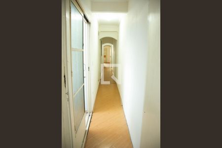 Casa à venda com 240m², 3 quartos e 1 vagaCorredor 