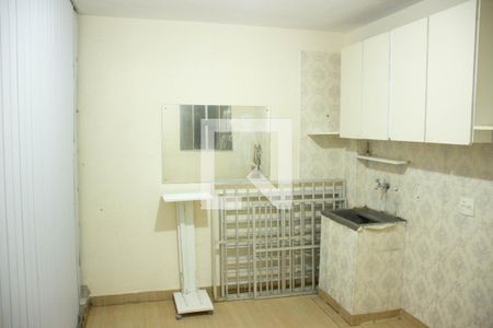 Casa à venda com 240m², 3 quartos e 1 vagaLavanderia