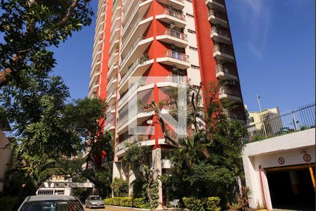 Apartamento à venda com 68m², 1 quarto e 1 vagaPrédio
