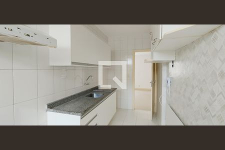 Cozinha de apartamento para alugar com 2 quartos, 93m² em Costa Azul, Salvador